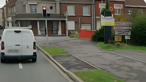 Cappelle-la-Grande : un policier en civil traque deux suspects et...