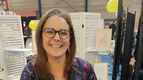 Steenwerck : Anaïs aide les jeunes parents et les futurs parents...