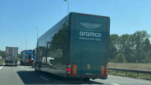 Des camions de... Formule 1 sur l'A16