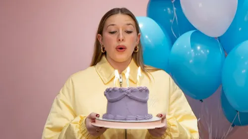 Héléna commence 2026 en fanfare avec une fête d’anniversaire...