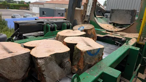 Hondeghem : une des plus grandes machines de transformation du bois...