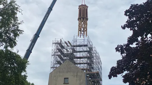 Boulogne-sur-Mer : spectaculaire retour du clocheton, rue de la paix