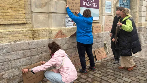 "Ça aurait pu être ma fille" : 150 personnes rassemblées à...