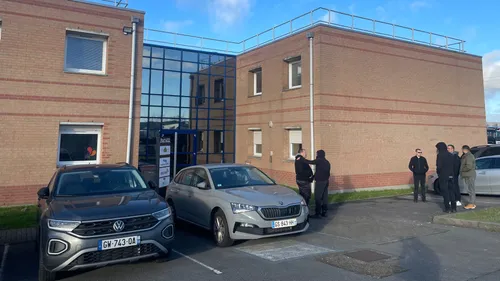 Tuerie de Wormhout et Loon-Plage : les deux agents portaient des...