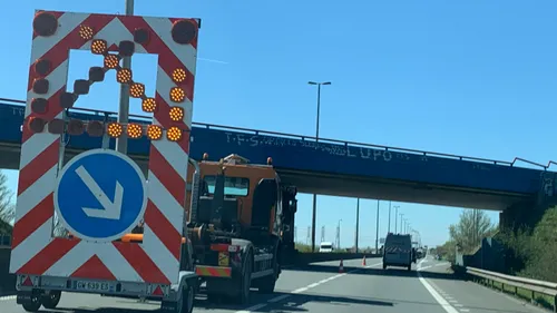 Circulation très perturbée sur l'A16 : une voiture se retourne...