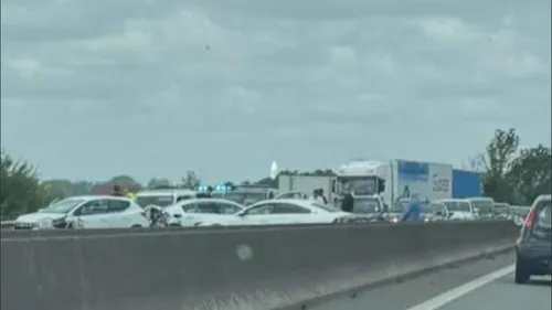 Nieppe : trois véhicules impliqués dans un accident sur l'A25
