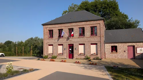 Quiestède : aménagements autour de la mairie, restauration de la...
