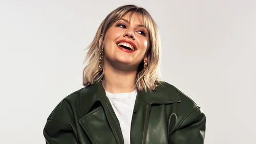 Marine en dédicace pour son premier album à Boulogne-sur-Mer