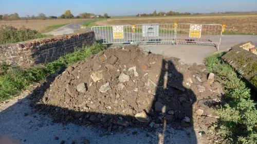 Un pont fermé à la circulation entre Steenbecque et Morbecque