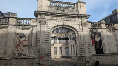 Saint-Omer : caméras, alarmes... la Ville renforce la sécurité des...