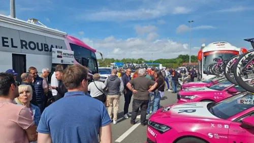 4 Jours de Dunkerque : sport et ambiance, un beau ciel bleu...