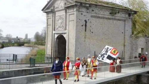 Des oeuvres symboliques bientôt au centre des places de Bergues