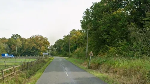Accident spectaculaire entre un poids lourd et une voiture à...