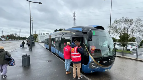 L’intersyndicale DK’Bus uni pour « défendre ses droits et la...