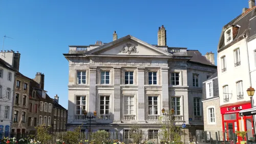 Boulogne replonge dans son Histoire Napoléonienne ce week-end, avec...