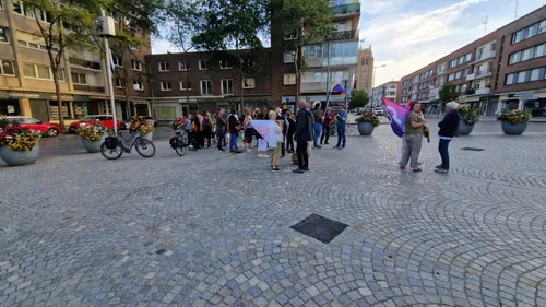 Des apéros Bye bye Bayrou partout dans la Région, Boulogne,...