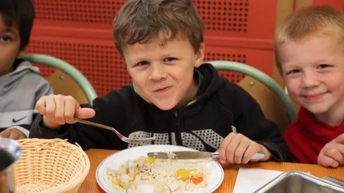 Une cantine scolaire encore plus solidaire à Dunkerque