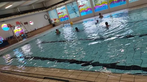 Bourbourg propose le carnaval… à la piscine