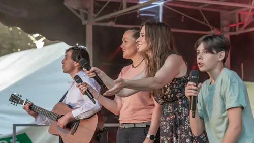 Les chanteurs de votre télé à Wormhout pour la bonne cause