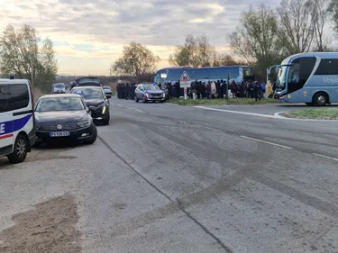 Des centaines de migrants mis à l’abri à Calais, Mardyck,...
