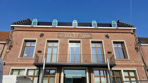 La mairie de Wormhout a retrouvé ses quatre murs et son toit