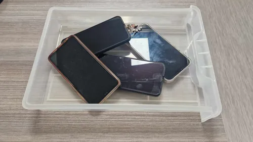 Plus de téléphone à l’école, la pause numérique expérimentée dans...