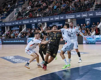 Hand : Dunkerque regarde vers le bas