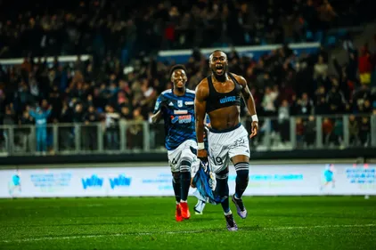 Foot : Dunkerque remporte la bande des voisins, sixième match de...