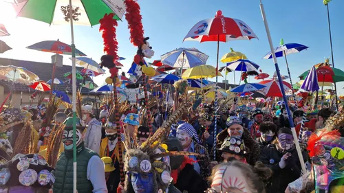 Sous le soleil et les sourires, la bande de Fort-Mardyck a lancé le...