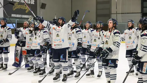 Hockey-sur-glace : Une équipe avec du cœur, les meilleurs...