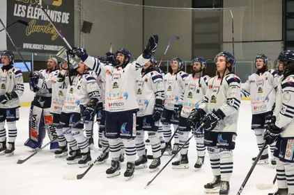 Hockey-sur-glace : Une équipe avec du cœur, les meilleurs...