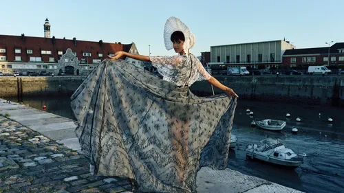 La robe de Miss France exposée à la Cité de la Dentelle de Calais...