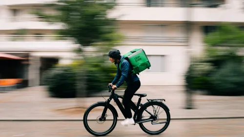 Bergues : Uber Eats se développe dans de plus petites communes,...