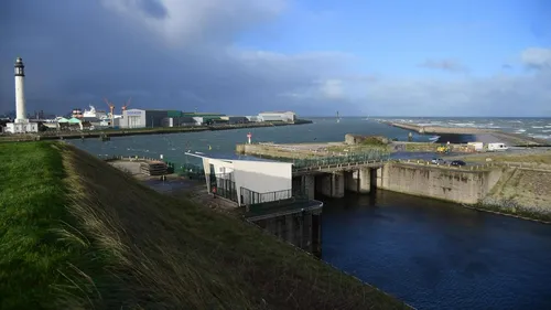 Inondations : pour sauver et financer leur système, les wateringues...