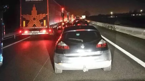 Loon-Plage : un camion perd son chargement et provoque de gros...