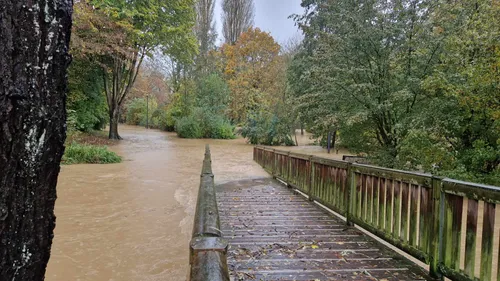 Inondations, le Pas-de-Calais toujours en alerte rouge, le pic de...