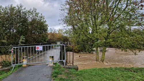 De nombreuses routes encore fermées dans le Dunkerquois, les Flandres