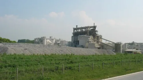 Le ministre de l'industrie Marc Ferracci en visite à Réty pour...