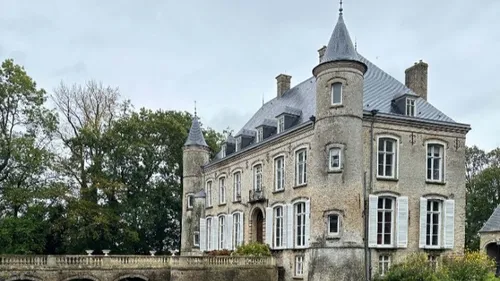 Les trésors du chateau de West-Cappel vendus aux enchères