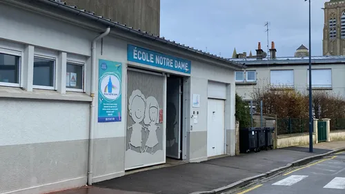 La foudre frappe à Calais : 240 enfants évacués d'une école