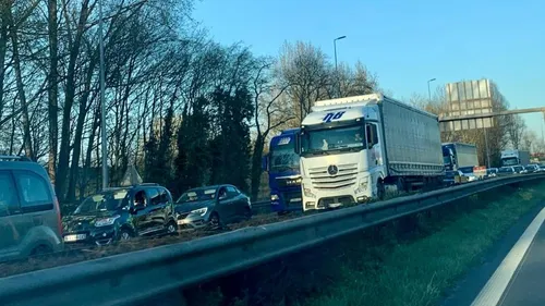 Un accident provoque des embouteillages sur l'A16 entre...