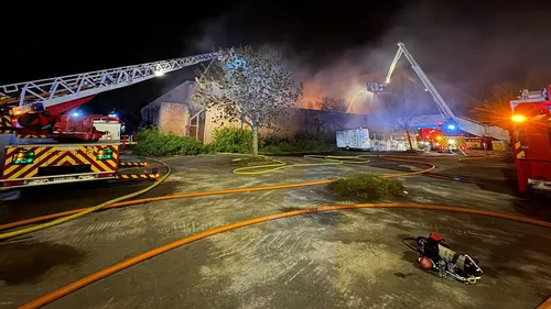 Incendie à Sportica Gravelines : les secours racontent comment ils...