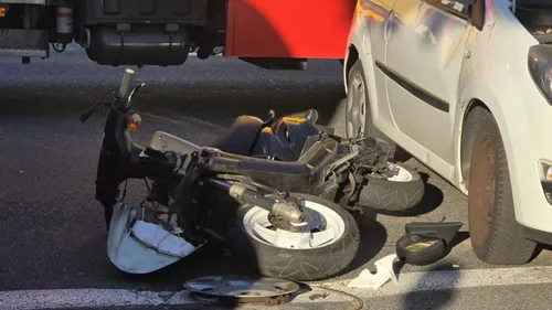 Accident entre une voiture et un scooter à Calais : deux...