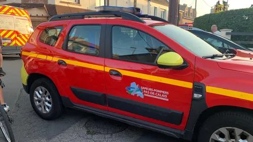 Saint-Omer-Capelle : une voiture prend la fuite après avoir percuté...