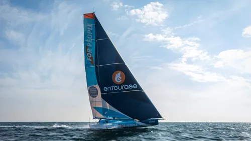 Voile : Le nouveau bateau de Thomas Ruyant devient l’Imoca le plus...