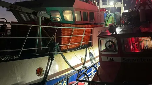 La SNSM de Boulogne-sur-Mer sauve un bateau