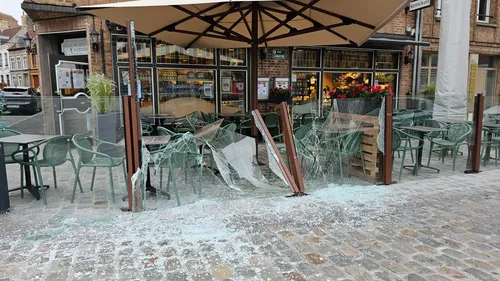 Bergues : un camion fonce dans la terrasse de la Maison Peinte