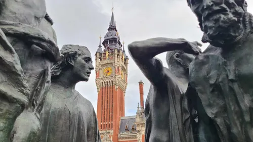 Face à la pression migratoire, les maires de la Côte d'Opale...