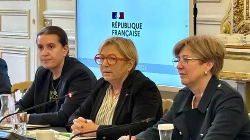 Calais : l'Élysée promet de relancer le dossier du commissariat et...