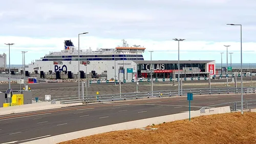 Avec 7 264 513 personnes sur ses ferries en 2023, le port de Calais...